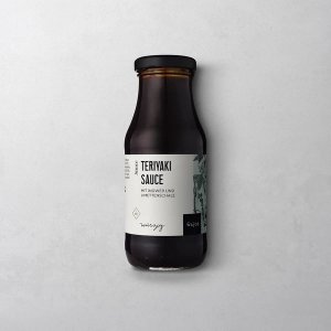 Wajos Terijaki Sauce in schöner wiederverschließbarer Glasflasche mit schwarzem Schraubverschluss und weißem Etikett