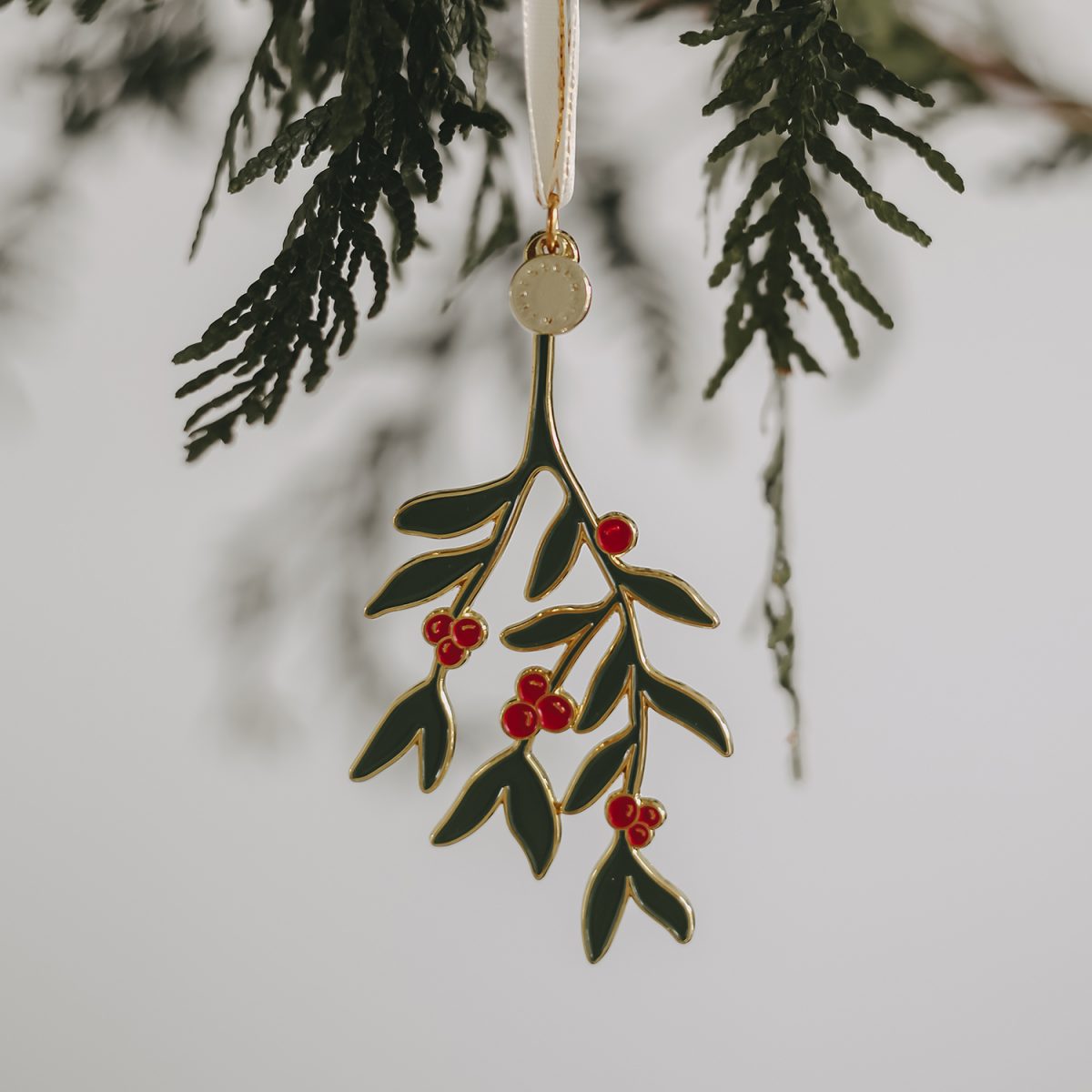 Eulenschnitt Weihnachtsbaumanhänger Mistelzweig