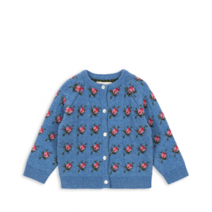Kinderstrickjacke in Hellblau mit rosa Rosen von Konges Sloejd