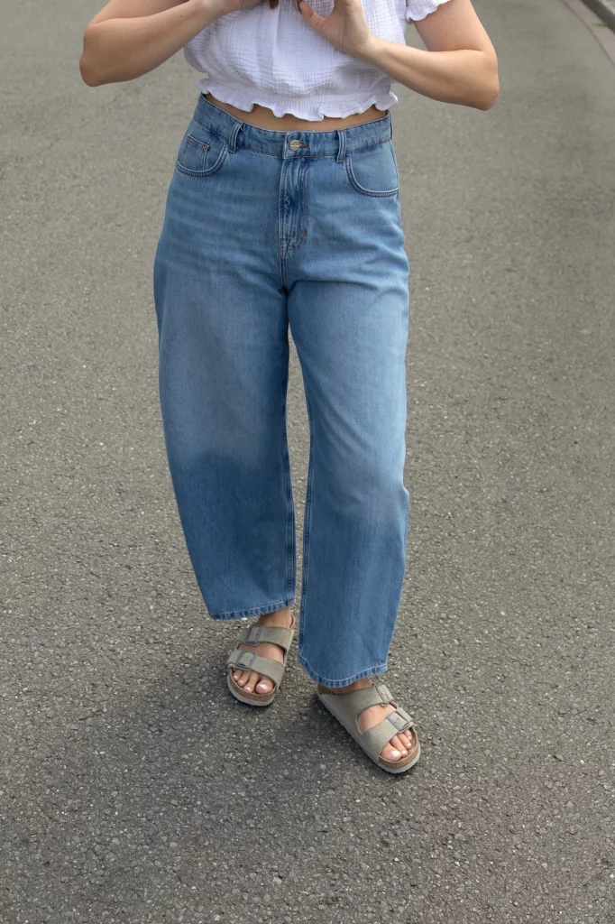 O-Shape Jeans von Clara Himmel in Mid Blue