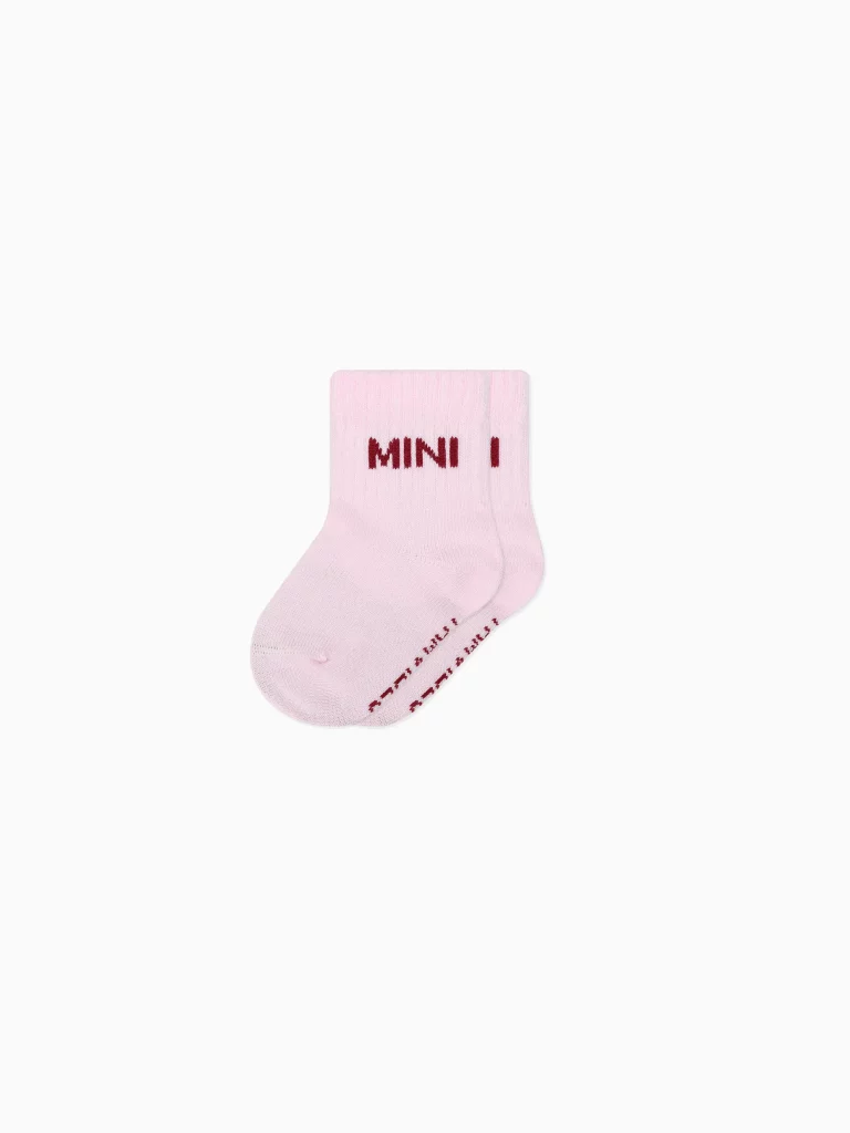 Mini Socken im Mini_Me Look von Famvibes in rosa mit Aufschrift Mini in Burgundy