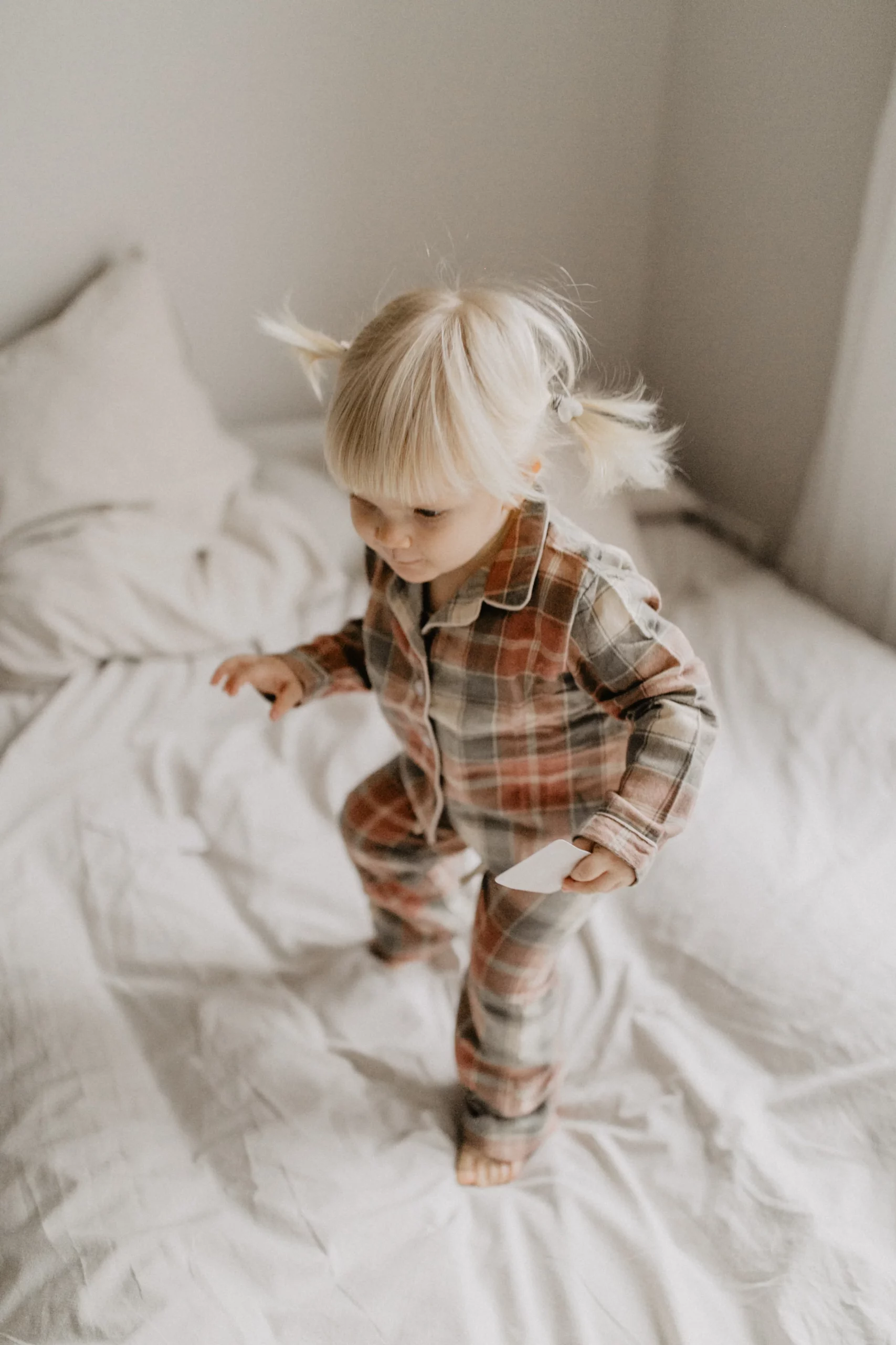 Mini-Me Flanell Pyjama in rot-grün kariert von Leevje