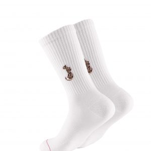 Weiße Socken von Ooley mit goldenem Leoparden am Schaft