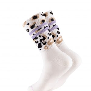 Ooley Socken in weiß mit Streifen in Pastell-Lila und beige-schwarzem Leo-Muster am Schaft