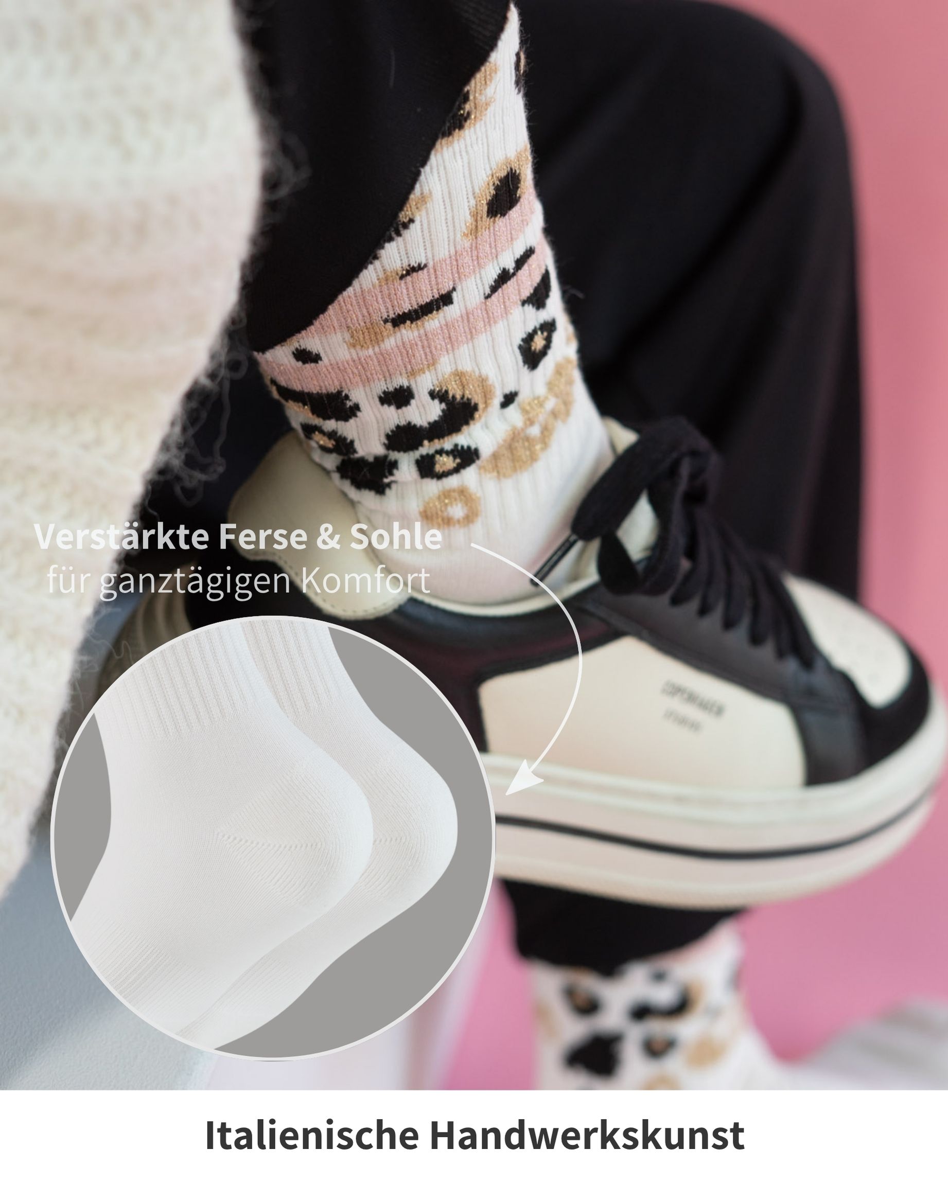 Ooley Socken in weiß mit Streifen in Altrose und beige-schwarzem Leo-Muster am Schaft