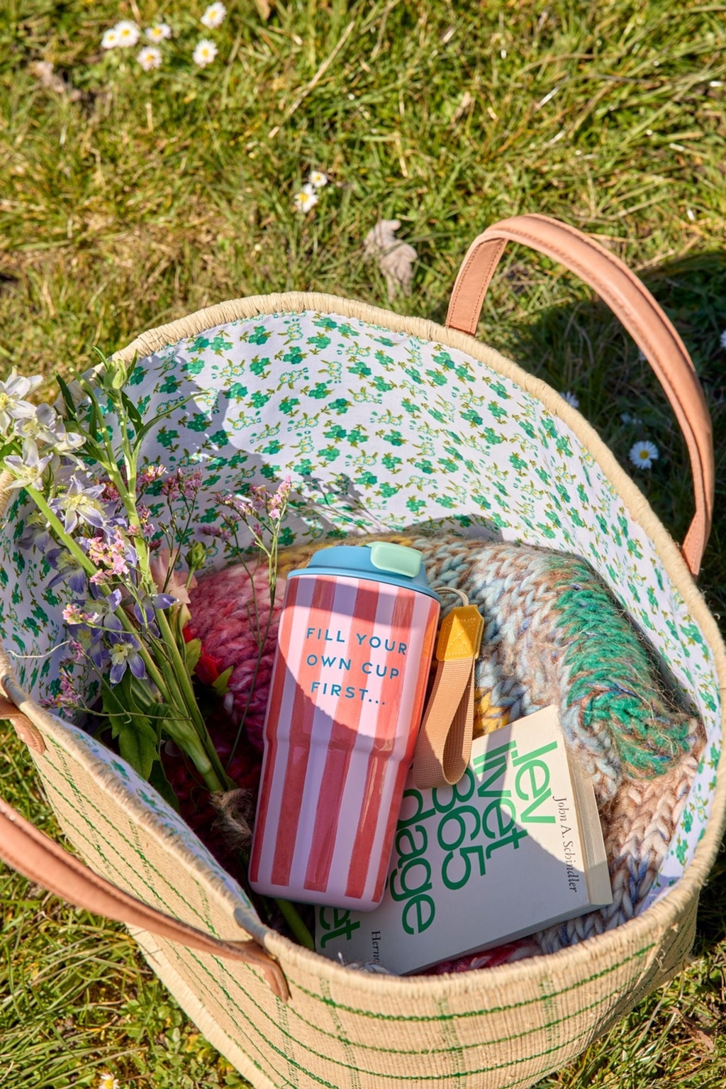 Thermosbecher von Rice in Orange-Rosa Organic Stripes Print mit blauem Deckel und Augfrschrift Fill Your Own Cup First