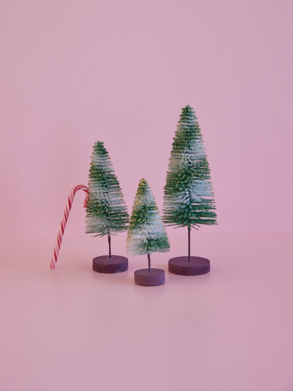 Set aus 3 glitzernden Weihnachtsbäumen in grün von Rice