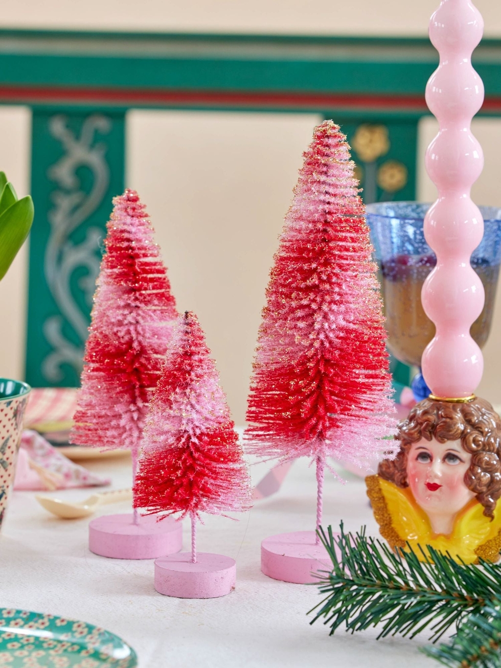 3er Set Glitzerweihnachtsbäume in Rot und Pink von Rice
