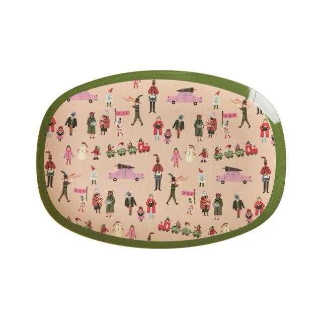 Rechteckiger Beilagenteller von Rice in Altrosa mit weihnachtlichem Alloverprint und olivgrünem Rand