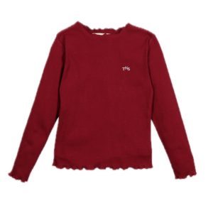 Rotes Longsleeve mit Lochstickerei auf der Brust von TNS