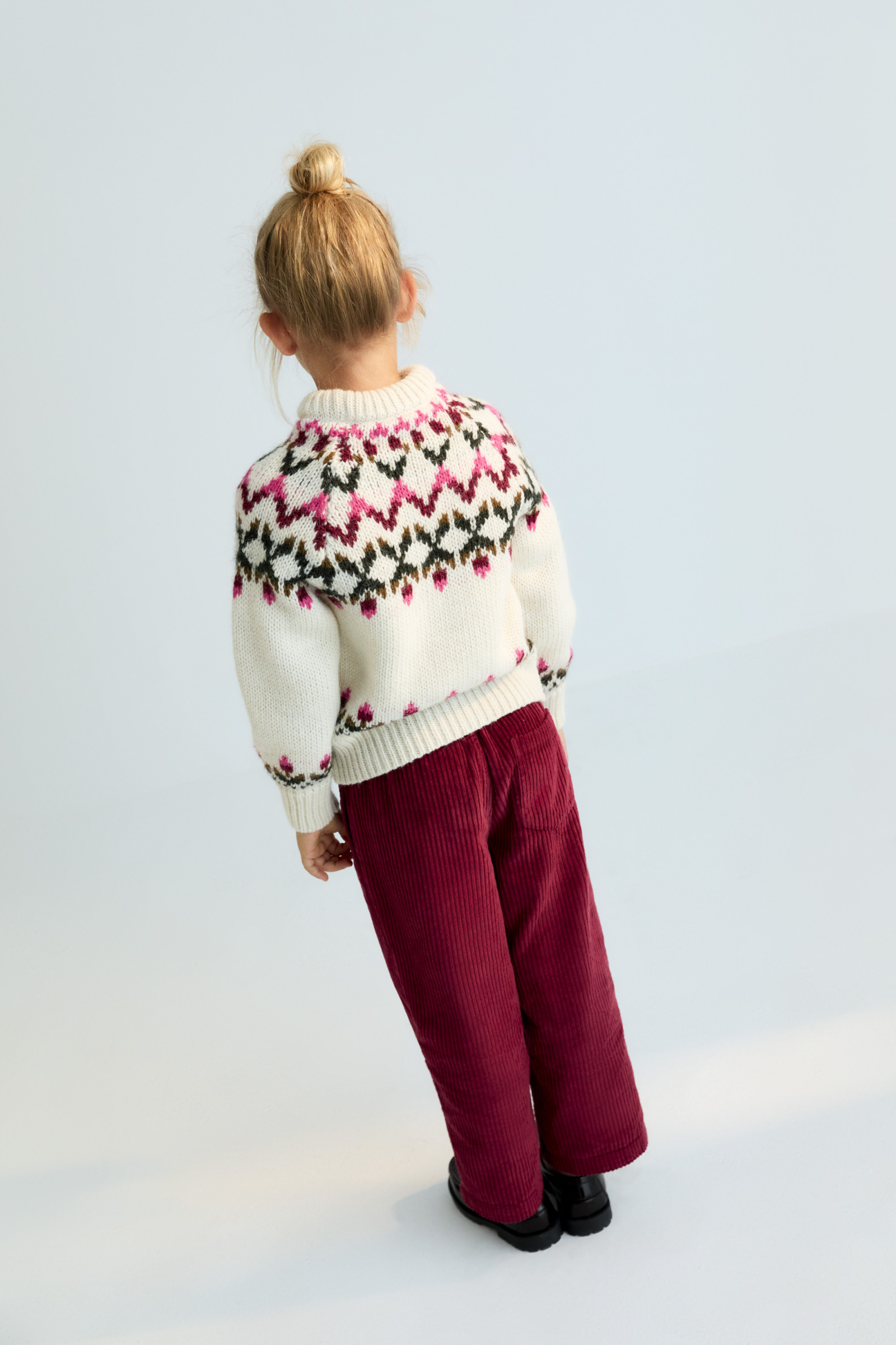 Norweger Pulli in Weiß mit Grün, Pinkem Muster von TNS