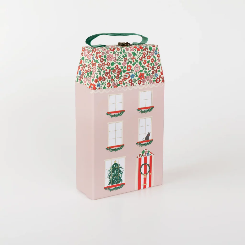 Meri Meri Adventskalender in Form eines rosafarbigen 2-stöckigen Haus mit Dach im Blumenmuster