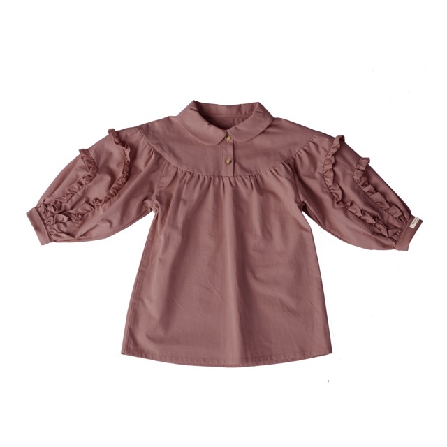 Altrosa farbiges Langarmkleid mit Polokragen und Rüschendetails an den Ärmeln von Donsje