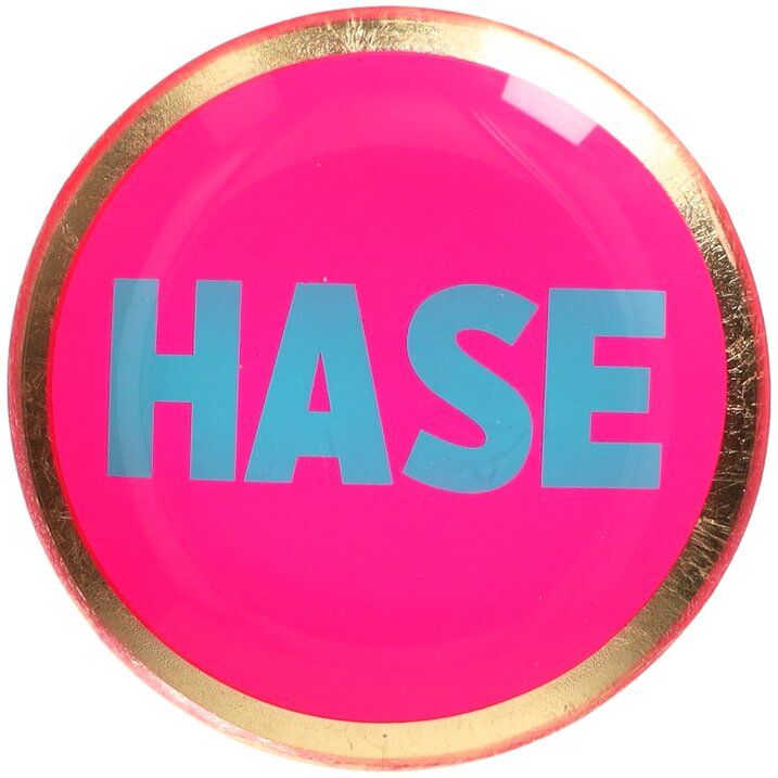 Glasteller von Giftcompany Love Plate in Pink mit Blauer Schrift "Hase"