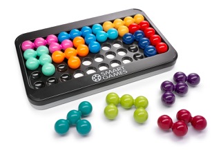 großes schwarzes Spielbrett mit bunten Kugel IQ Puzzler Pro XXL